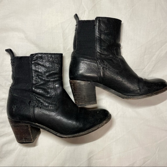 Frye Heeled Chelsea style boot - Picture 1 of 5
